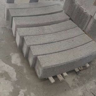 衢州芝麻白弧形路牙石