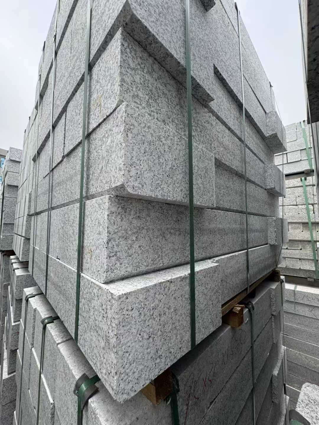 衢州芝麻白路牙石 马路牙子