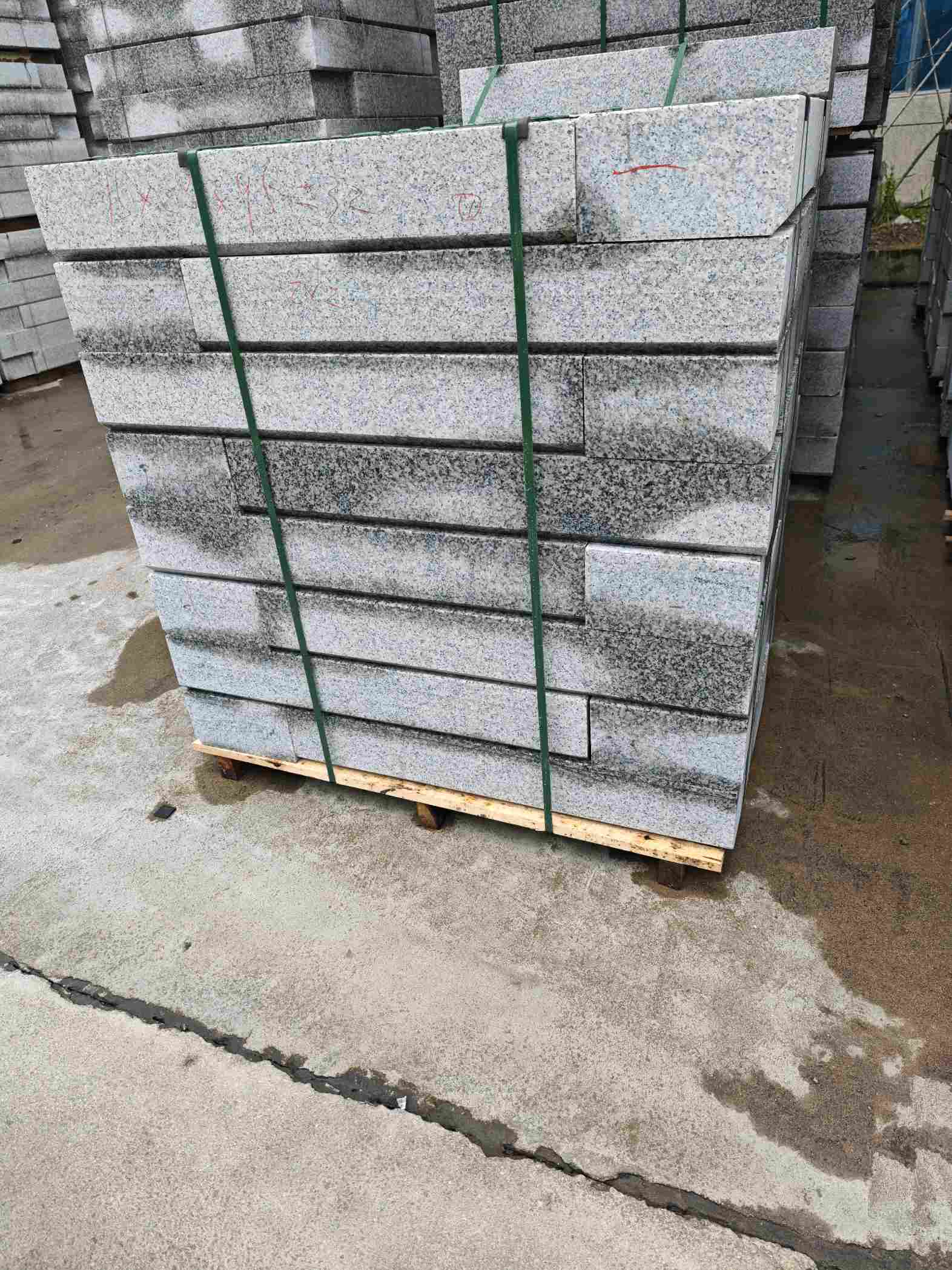 衢州芙蓉白路牙石，马路牙子